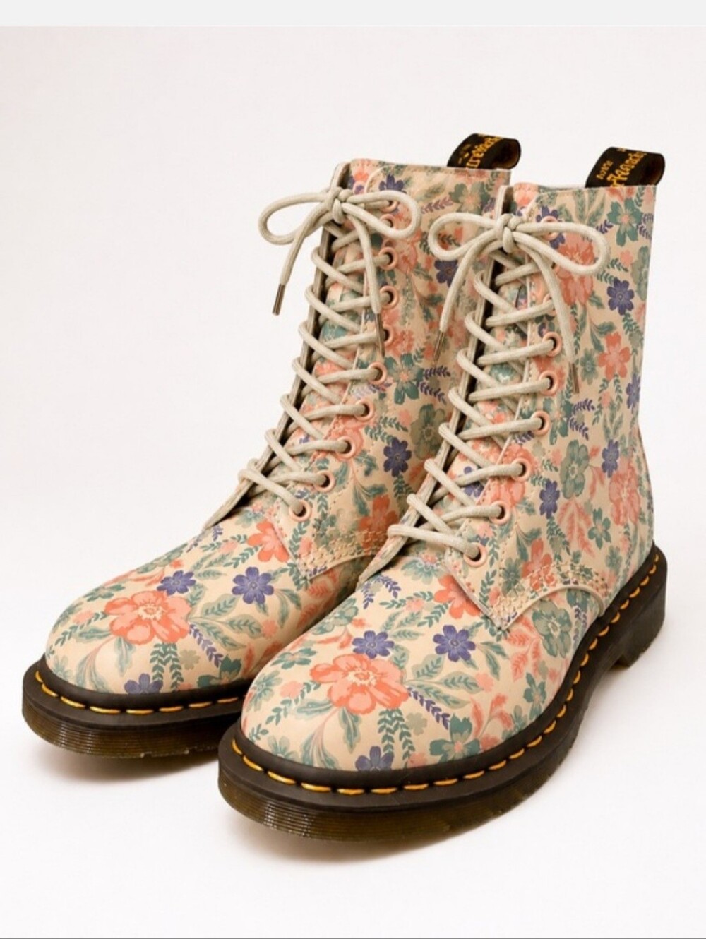 NEW! Dr Martens CLOUD CREAM Floral Pastel GENIX NAPPA Boots. Size 8